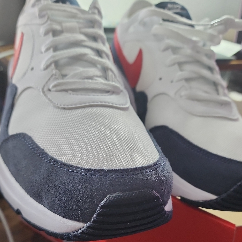 Nike Air Max SC in University Red and Obsidian